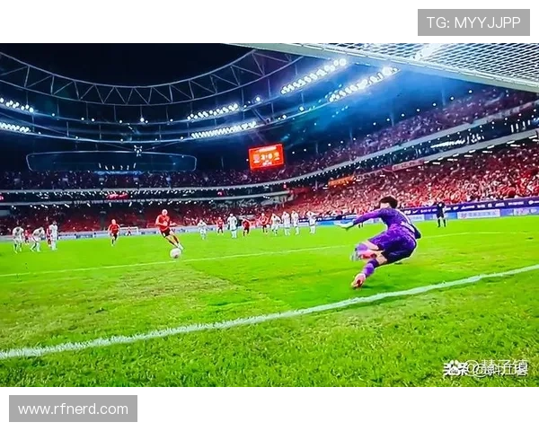 上海海港边路突破表现稳健，传球助力球队逆转局面彰显竞争力增强