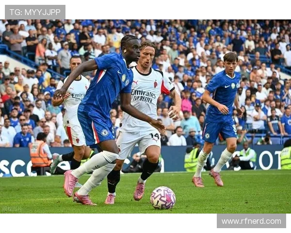 切尔西砸重金却越踢越乱:球队问题已逐步反映,对赛季走势形成制约 切尔西砸重金却越踢越乱:球队问题已逐步反映,对赛季走势形成制约