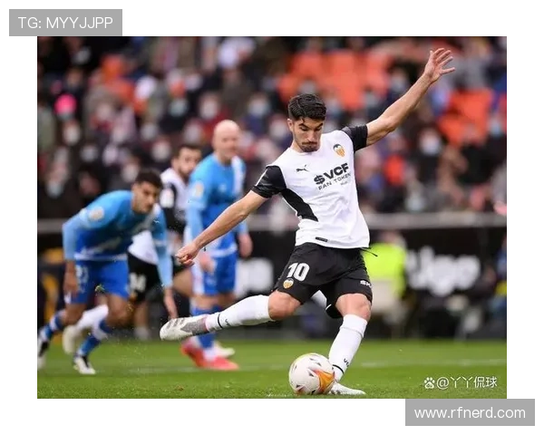 瓦伦西亚管理层决策争议加剧，对球队赛季稳定性带来考验